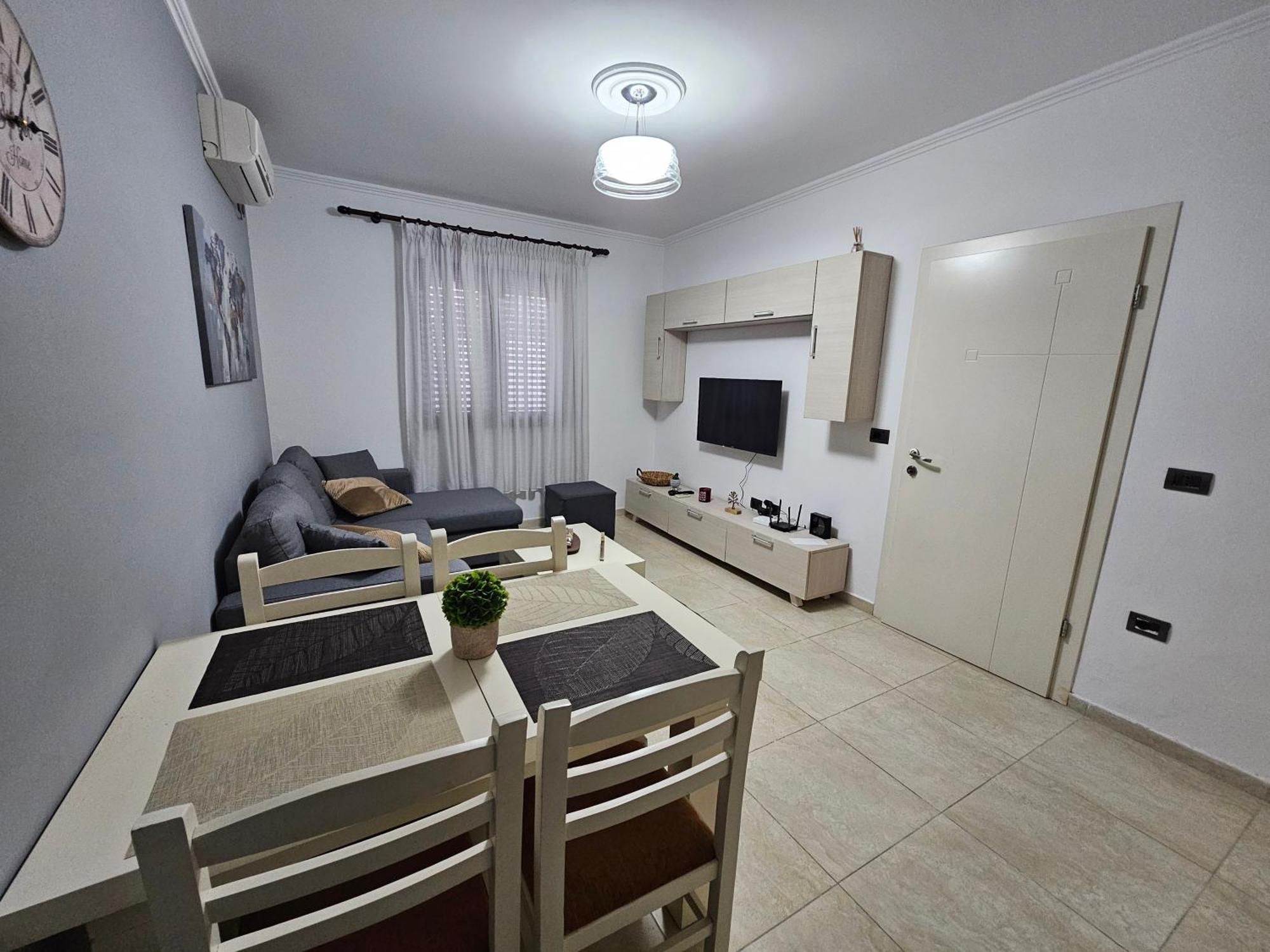Wanderlust Tirana 2 Apartment Bagian luar foto