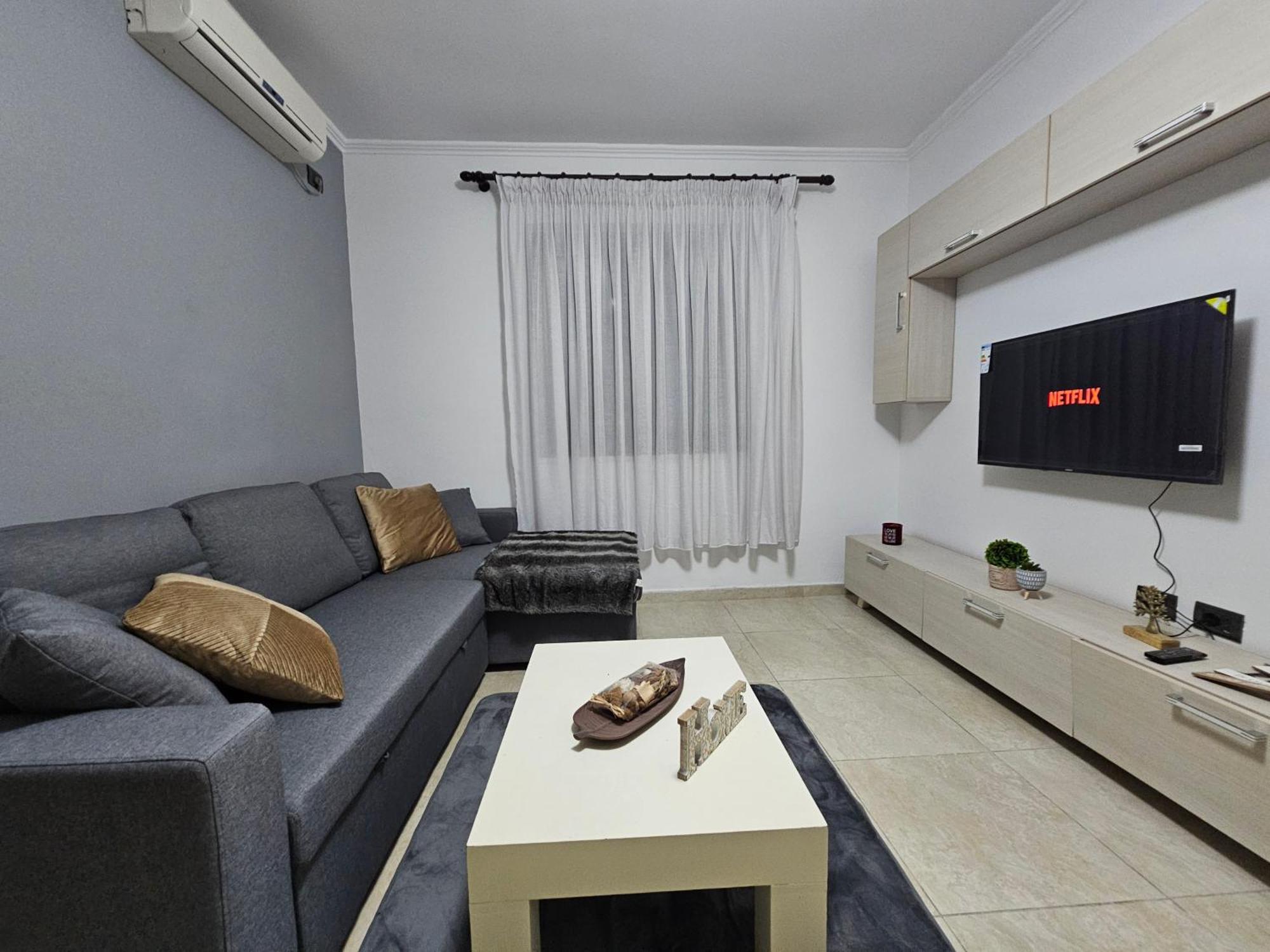 Wanderlust Tirana 2 Apartment Bagian luar foto